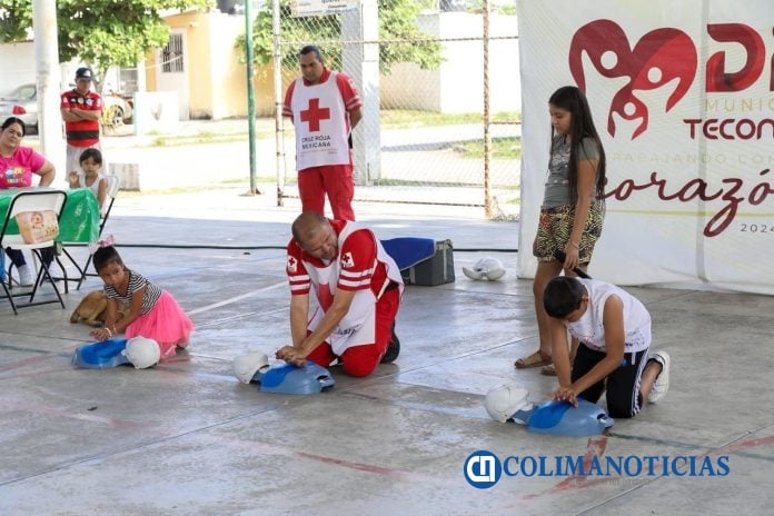 Paramédicos de Cruz Roja Tecomán (3)