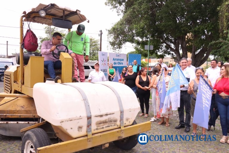 Presidente Riult Rivera encabeza el arranque de la pavimentación de la calle Agrarista, en la colonia El Moralete