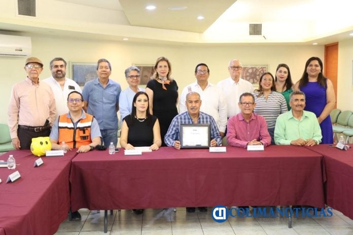 Secretaría de Educación y Cultura recibe reconocimiento del INE Colima por colaborar en el proceso electoral 2024–2025