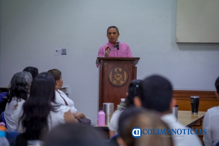 Capacitan a personal de bibliotecas para mejorar la experiencia del usuario, en la UdeC