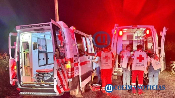Catorce jornaleros lesionados tras accidente en Tecomán