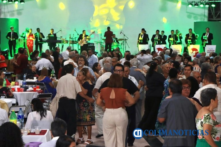 Gran éxito el baile ‘Una Cana al Aire’ organizado por el DIF Estatal Colima