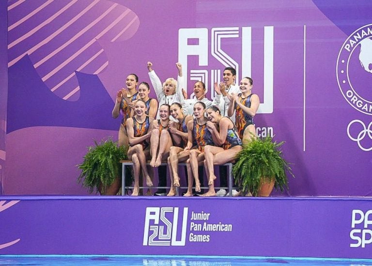 La selección mexicana de natación artística conquista la presea dorada en equipo mixto