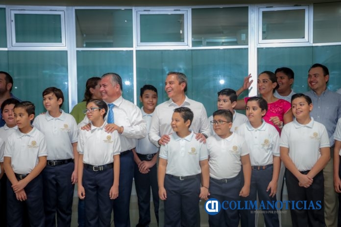 Niños Cantores actúan para trabajadores de la UdeC_e