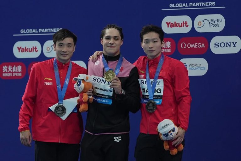 Osmar Olvera hace historia y conquista oro en Mundial de Singapur