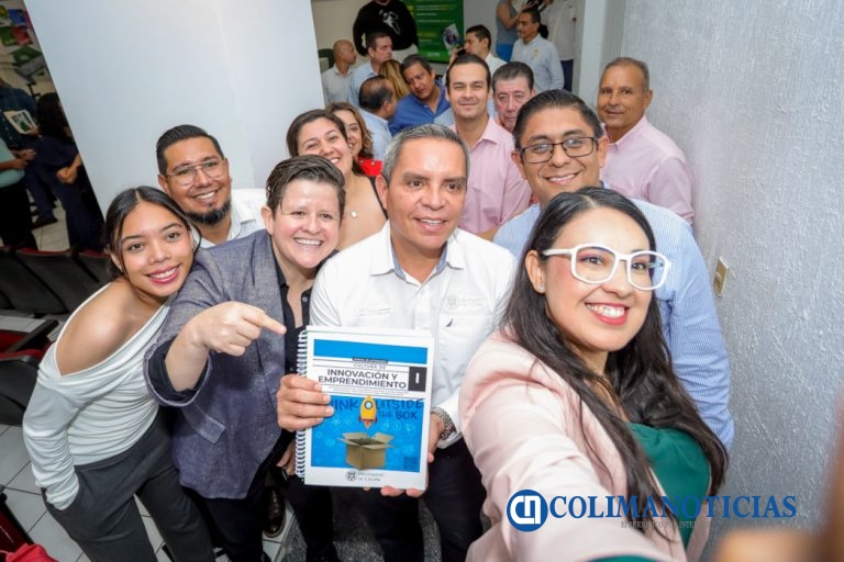 Presentan manuales didácticos para estudiantes elaborados por las y los propios universitarios