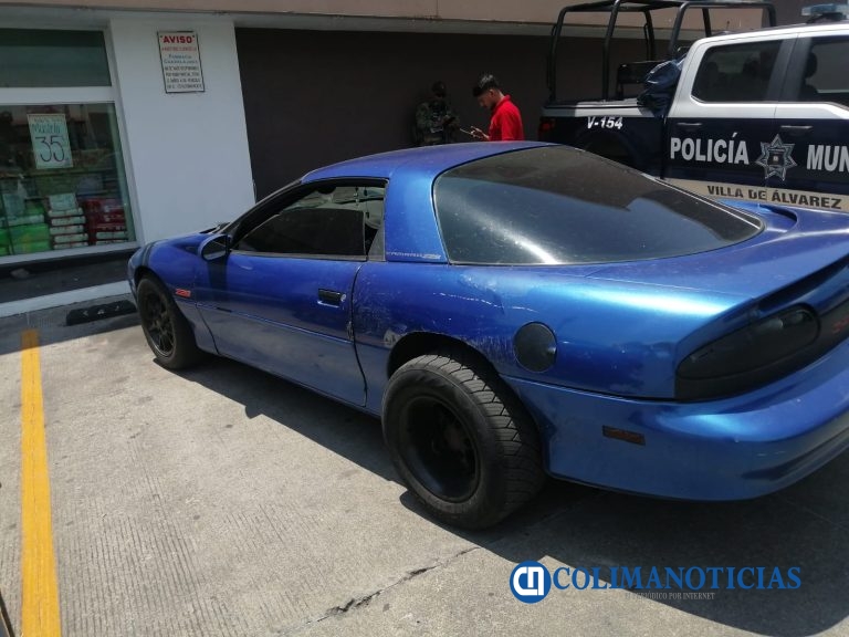 Recupera Policía de VdeA vehículo robado y detiene a su conductor