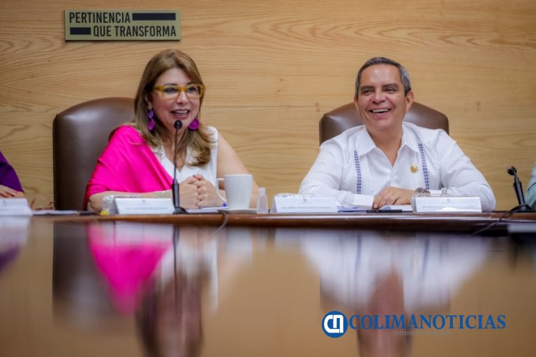 Directora del Ceneval visita la Universidad de Colima y comparte los nuevos rumbos de la evaluación educativa