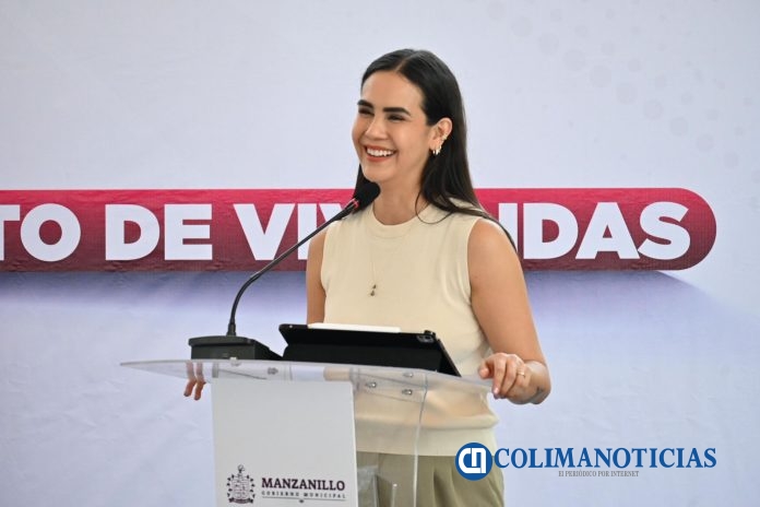 Rosi Bayardo entrega materiales gratuitos