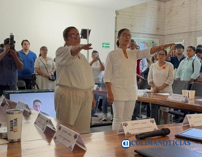 Toman protesta como regidoras del Cabildo de Manzanillo, Ana Huerta y Verónica Martínez