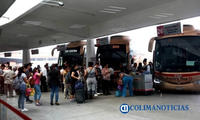 Vigente el descuento en el auto transporte federal de pasajeros para maestros y estudiantes