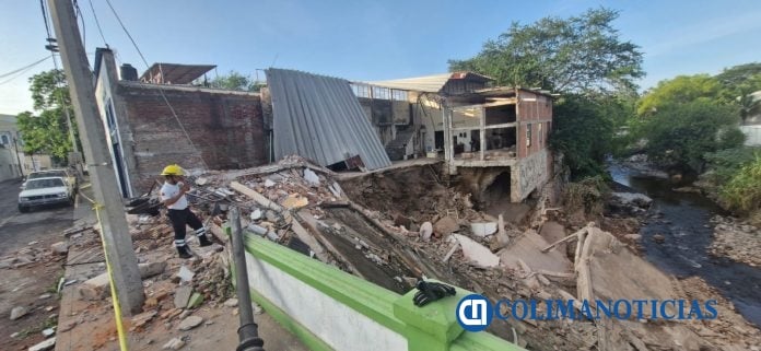cae edificio de El Mundo desde Colima (4)