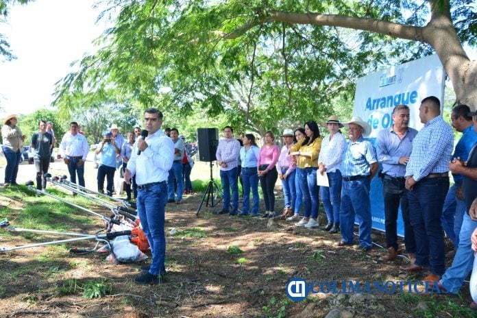 Arranca pavimentación de carretera hacia Loma de Ignacio Allende (2)