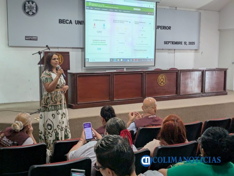 Capacitan a personal de la UdeC sobre el Sistema Integral de Becas Benito Juárez