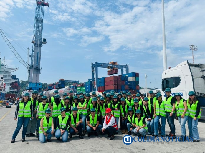 Casi mil quinientos visitantes ha recibido el puerto este año (2)