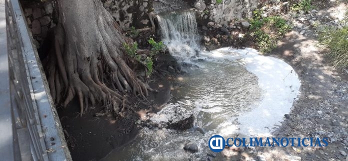 Descargan aguas negras al Río Colima (2)
