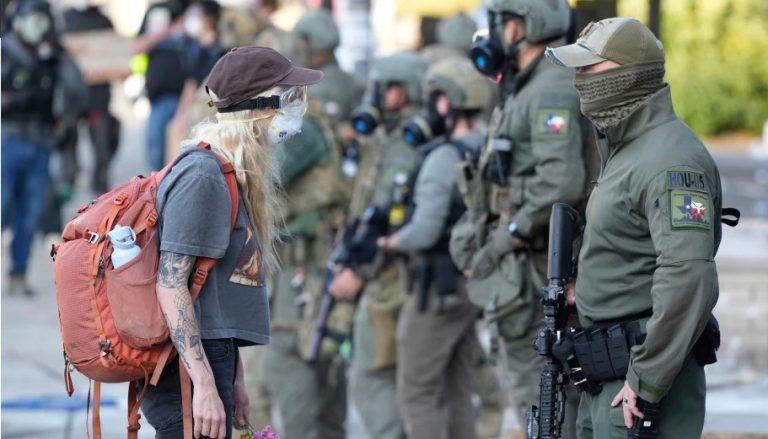 Donald Trump despliega la “Fuerza Total” en Portland