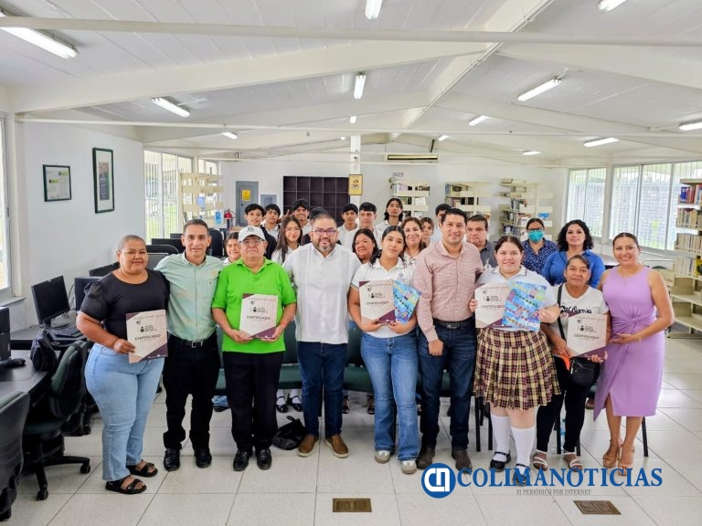 Entrega IEEA certificados de educación básica en Armería
