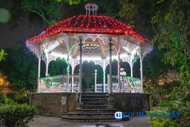 Gobierno de Riult Rivera ilumina la capital de Colima con figuras alusivas al Mes Patrio