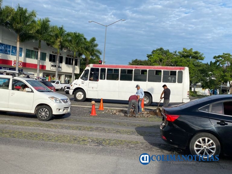 Gobierno de Riult Rivera refuerza trabajos de empedrado en avenidas principales de Colima
