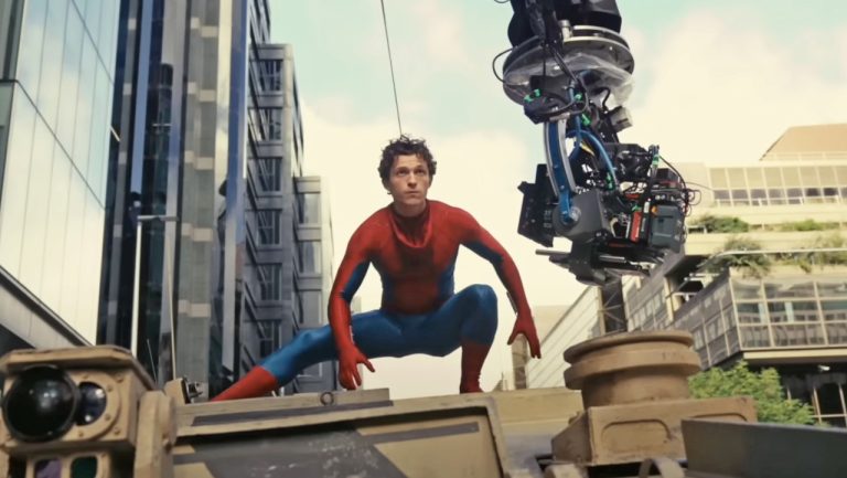 El actor Tom Holland sufrió una conmoción cerebral mientras realizaba una acrobacia durante el rodaje de “Spider-Man”