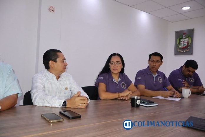 La Sección 6 del SNTE y burócratas de Manzanillo reforzaran la cooperación institucional (2)