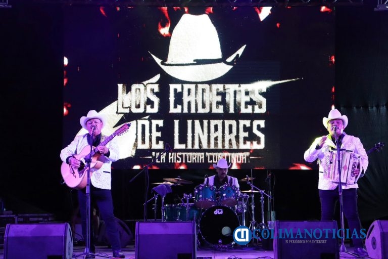 Gran concierto de Los Cadetes de Linares en Manzanillo ante miles de asistentes