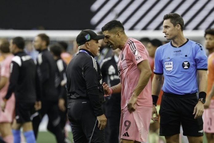 Luis Suárez será sancionado con 3 partidos