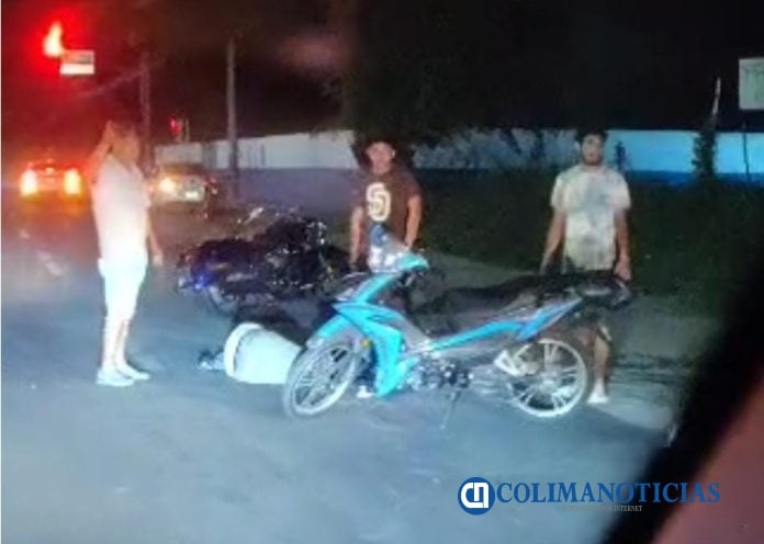 Motocicleta vs automóvil dejó dos personas lesionadas en Santiago