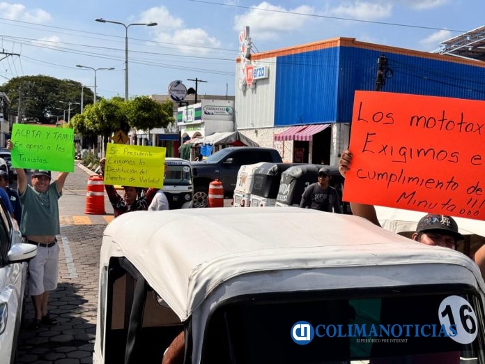 Mototaxistas de Armería exigen cumplimiento de acuerdo firmado con autoridades (3)