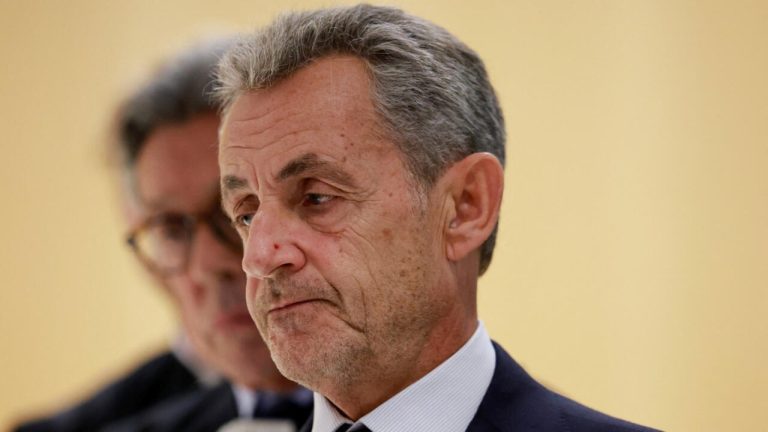 Condenan a Nicolás Sarkozy a cinco años de prisión por corrupción