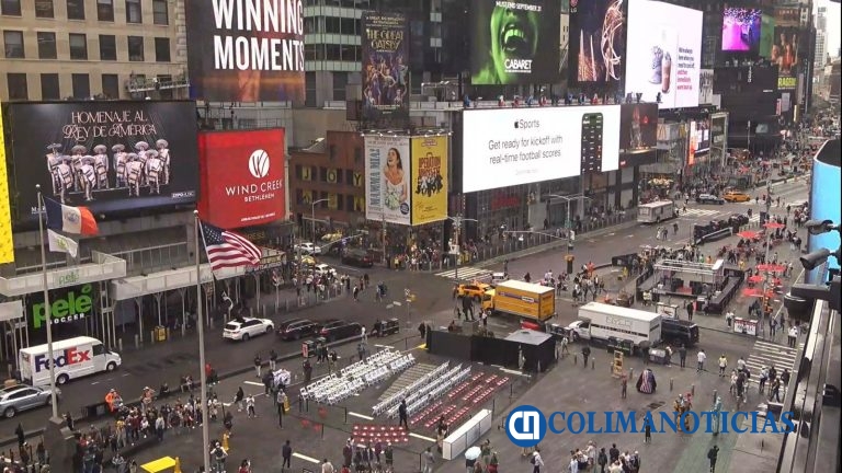 Portada del disco del Mariachi UdeC se proyecta en Times Square