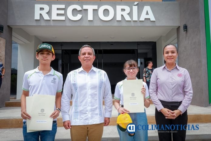 Reconocen a ganadores de concursos de conocimientos de prepa 2025_c