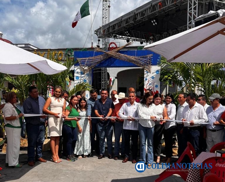 Rector asiste a inauguración del Festival Gastronómico del Chacal y Chigüilín Coquimatlán 2025