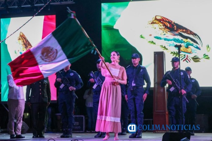 Rosi Bayardo celebra el Grito de Independencia