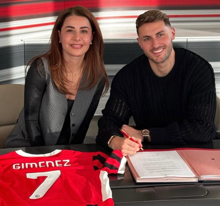 Santi Gimenez se queda en el AC Milan