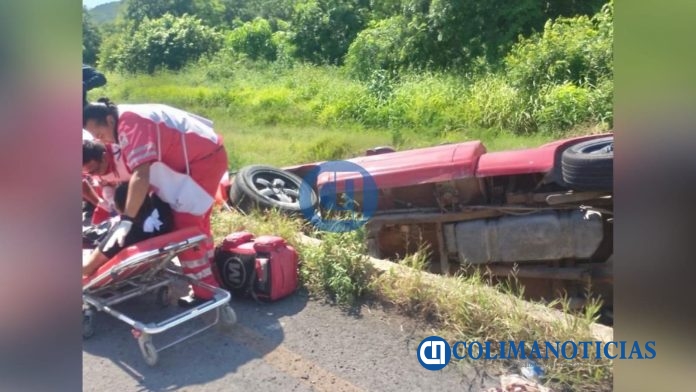 Seis lesionados tras volcadura en la autopista Colima-Manzanillo