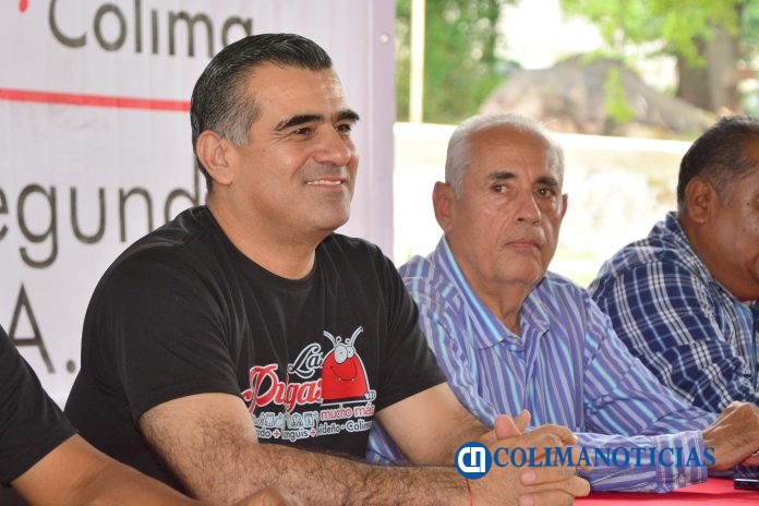 Su esfuerzo mueve la economía de Colima” Riult Rivera reafirma su apoyo a los comerciantes de Las Pulgas (5)