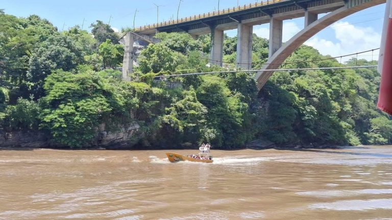 Chiapas: Subsecretaria de Turismo cae al Río Grijalva