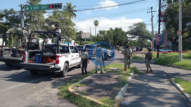 Disparan contra otro hombre afuera de la tienda Oxxo, sobre el boulevard Rodolfo Chávez Carrillo en Villa de Álvarez