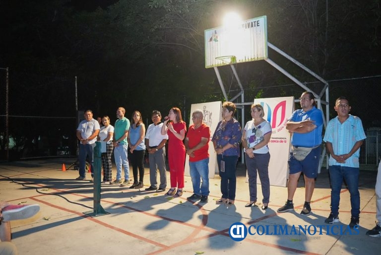 ‎‎Entrega Tey alumbrado ‎en cancha de Loma Bonita ‎