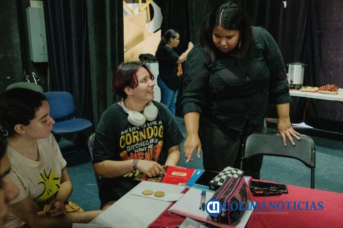 Estudiantes Falcom aprenden gestión creativa de la imagen institucional_b