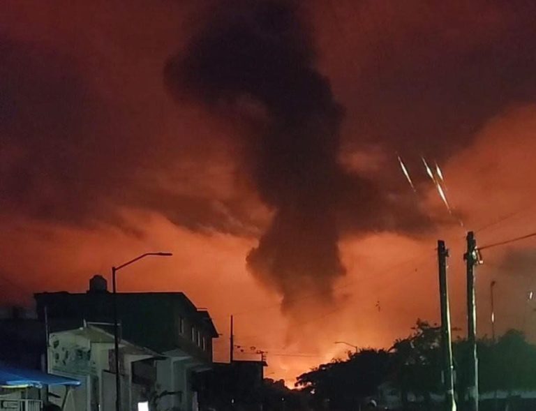 Explota ducto de Pemex; en Xicotepec, Estado de Mexico, debido a falla de válvulas