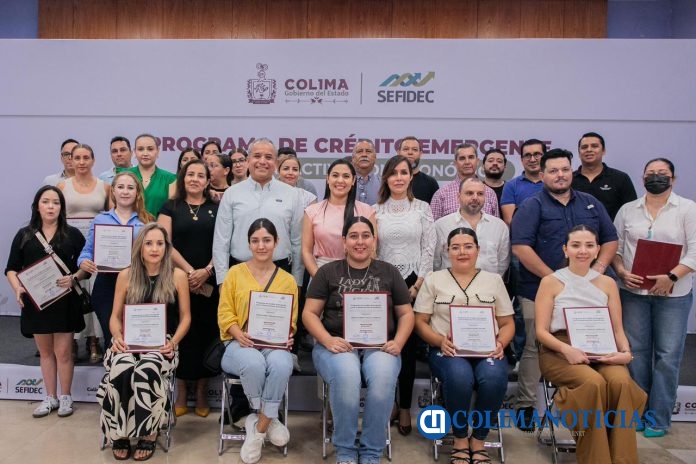 Gobernadora de Colima entregó créditos tasa cero a empresas afectadas por construcción del ‘Arco Norte’