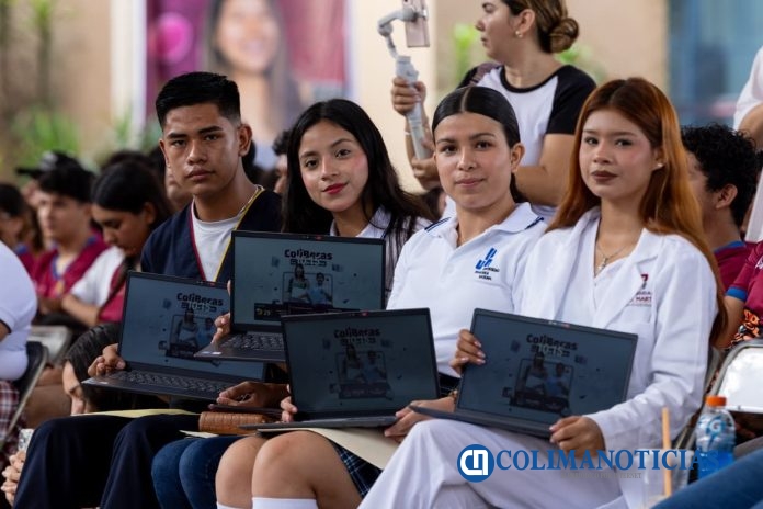 Indira Vizcaíno entregó 1,232 ColiBecas Computadoras a estudiantes