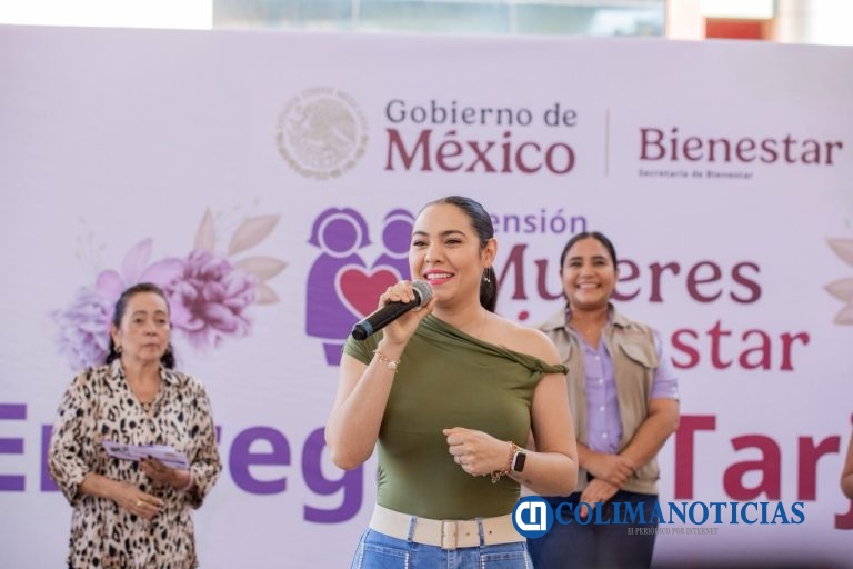 Indira Vizcaíno entregó tarjetas a 700 nuevas beneficiarias de Pensión Mujeres Bienestar en Colima