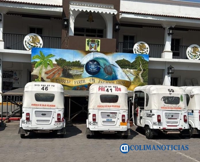 Mototaxistas de Armería
