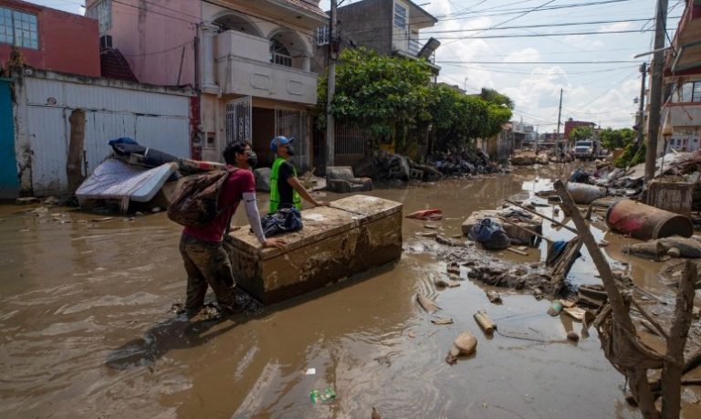 Asciende a 72 el número de fallecidos por lluvias en cinco estados