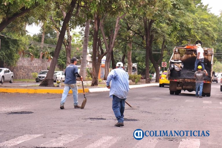 En el primer año de la presente administración municipal se han tapado más de 125 mil baches: Riult Rivera