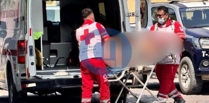Policías de Tecomán repelen agresión de un hombre armado con machete; resulta herido de un disparo en la pierna